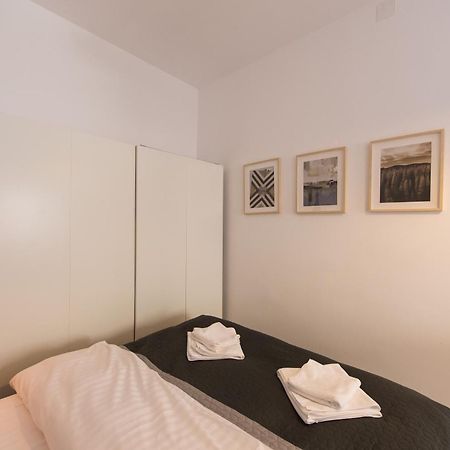 Charming Old Town Flat With Mountain View Apartment Brasov Bagian luar foto