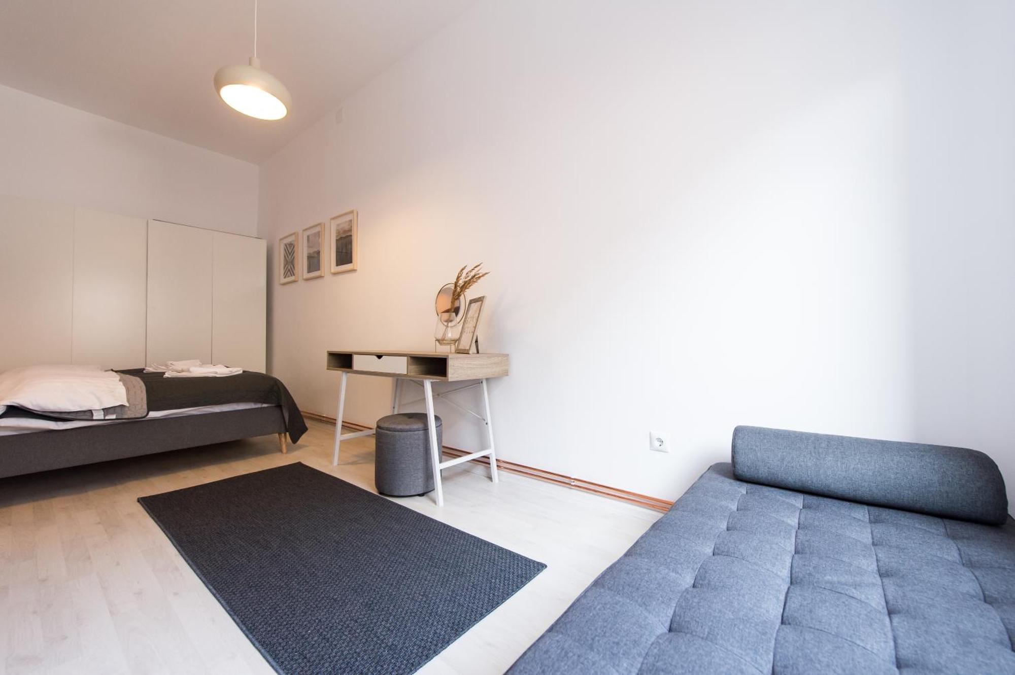 Charming Old Town Flat With Mountain View Apartment Brasov Bagian luar foto