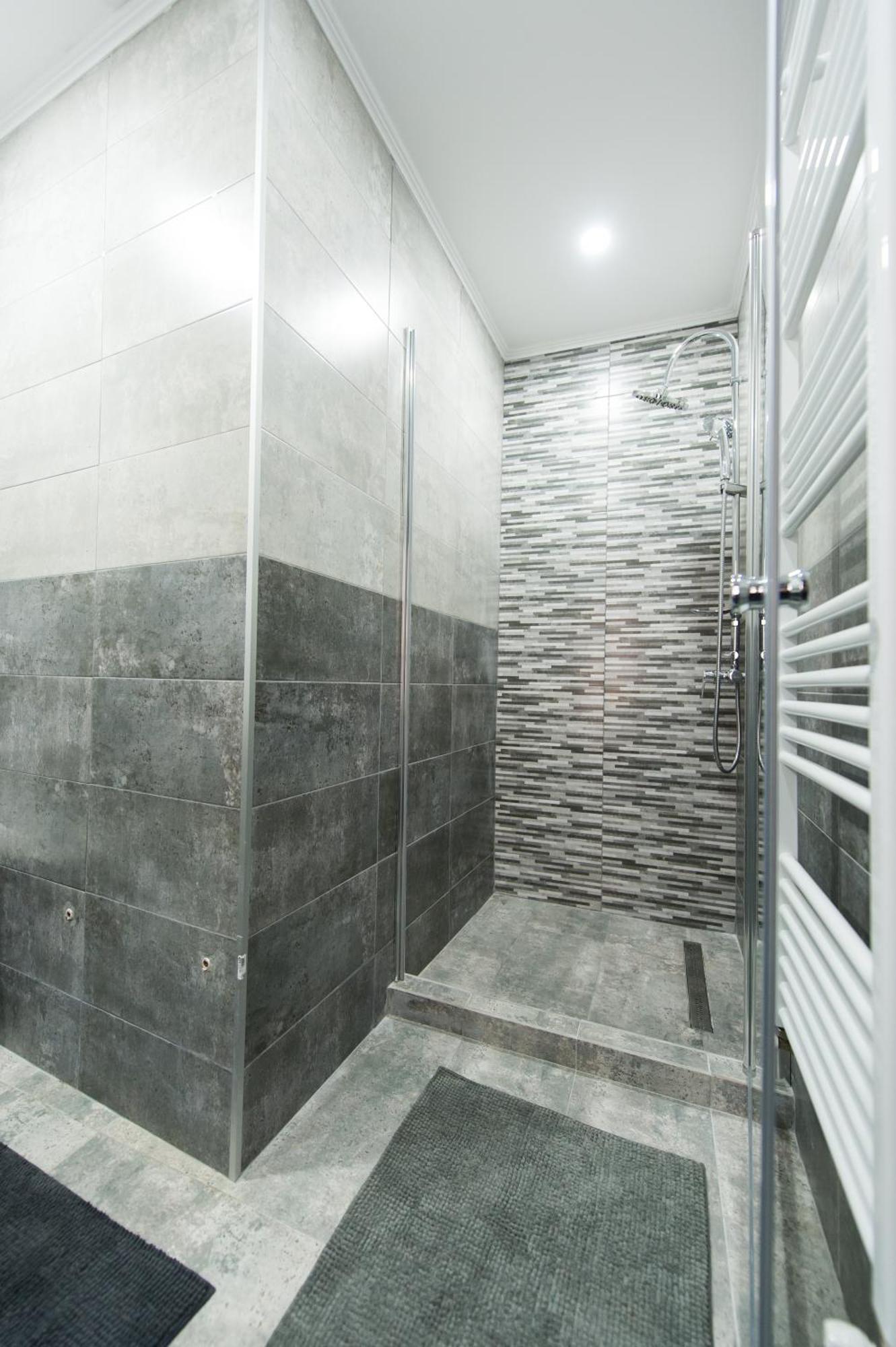 Charming Old Town Flat With Mountain View Apartment Brasov Bagian luar foto