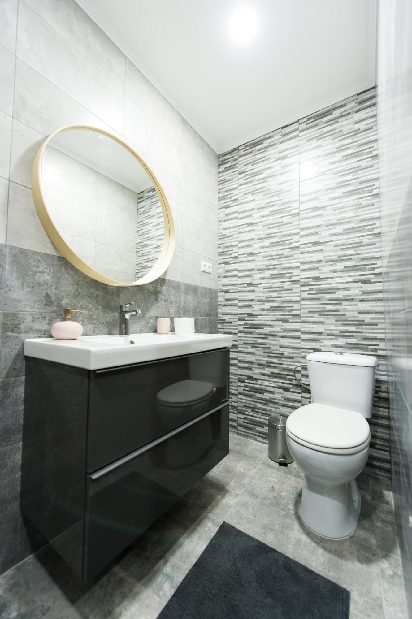 Charming Old Town Flat With Mountain View Apartment Brasov Bagian luar foto