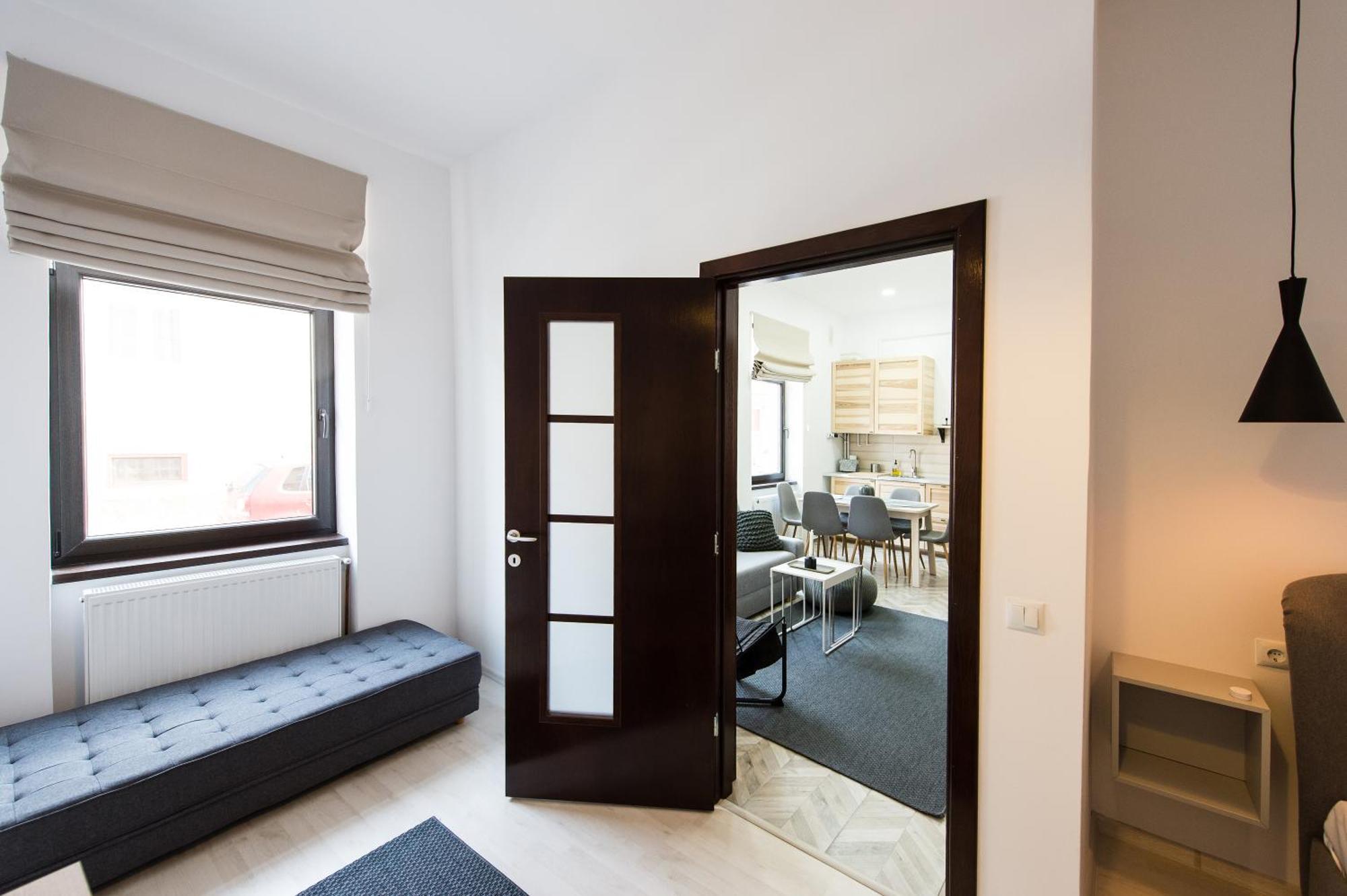 Charming Old Town Flat With Mountain View Apartment Brasov Bagian luar foto